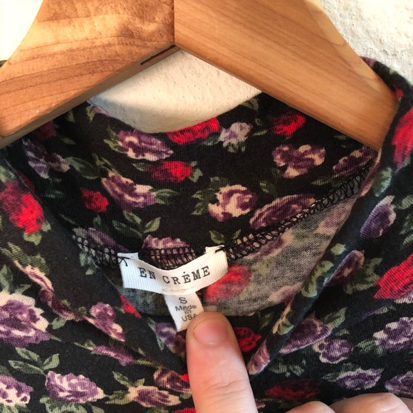 Cute mock turtleneck collar floral print dress! - Picture 2 of 5